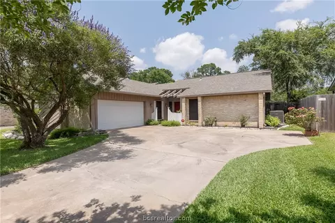 2905 Pierre Pl, College Station, TX 77845