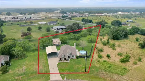 4235 Golden Eagle Dr, Bryan, TX 77808
