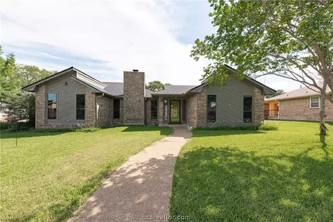 8703 Greenleaf Dr, College Station, TX 77845