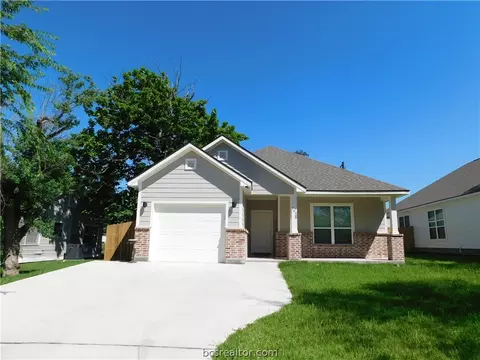 105 S Burleson Dr, Bryan, TX 77802