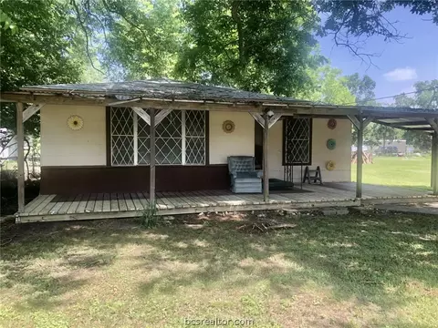 415 N Main St N, Bremond, TX 76629