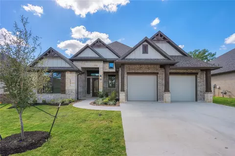 2917 Boxelder Dr, Bryan, TX 77807