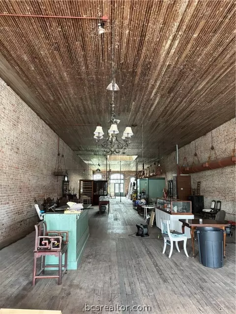 502 S Main Street Hwy, Calvert, TX 77837