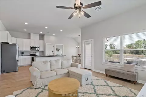 3153 Charge Ln, Bryan, TX 77808 photo 9