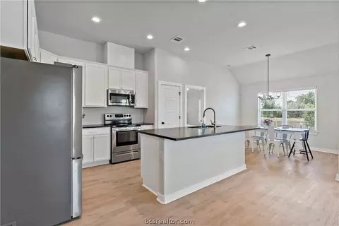 3153 Charge Ln, Bryan, TX 77808 photo 10