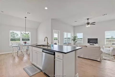 3153 Charge Ln, Bryan, TX 77808 photo 13