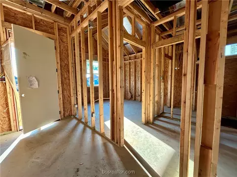 5005 Royal Arch Dr, Bryan, TX 77802 photo 2