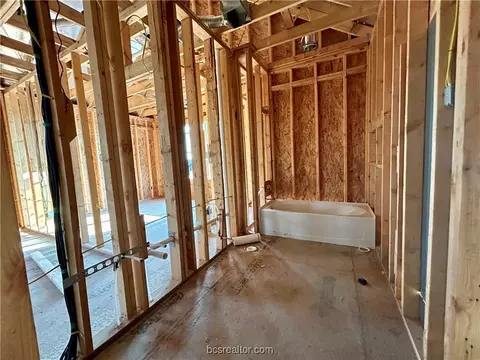 5005 Royal Arch Dr, Bryan, TX 77802 photo 11