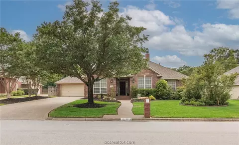9213 Brookwater Cir, College Station, TX 77845