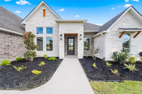 7800 Mathis Creek Dr, Bryan, TX 77808 photo 2