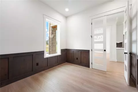 7800 Mathis Creek Dr, Bryan, TX 77808 photo 6