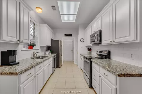 2625 Trophy Dr, Bryan, TX 77802 photo 7