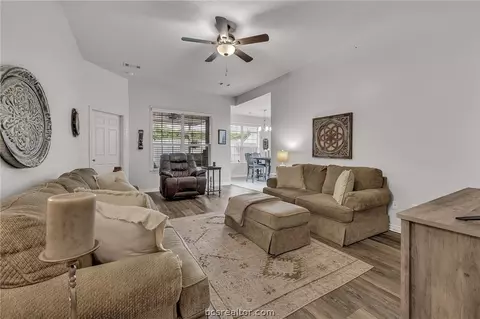 2625 Trophy Dr, Bryan, TX 77802 photo 3