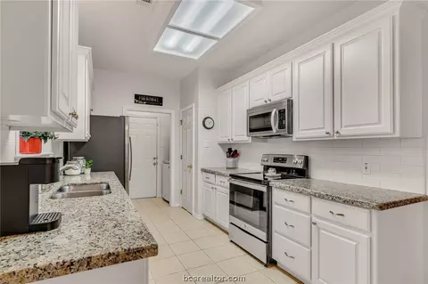 2625 Trophy Dr, Bryan, TX 77802 photo 8