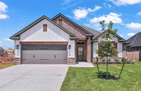 3031 Teller Dr, Bryan, TX 77808