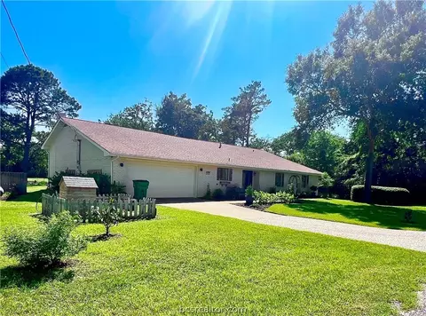 256 Golfview Dr, Normangee, TX 77871