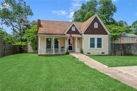 505 E Texas St, Calvert, TX 77837