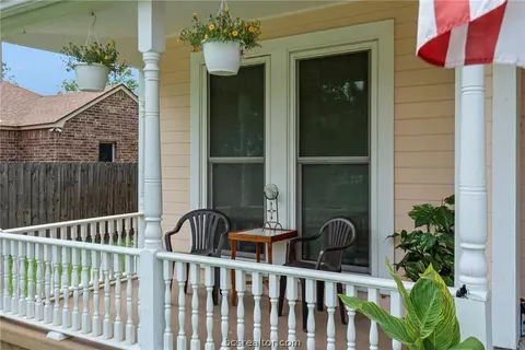 505 E Texas St, Calvert, TX 77837 photo 3