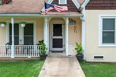 505 E Texas St, Calvert, TX 77837 photo 2