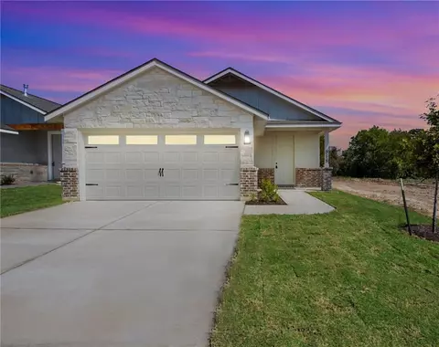 916 Fork Ct, College Station, TX 77845