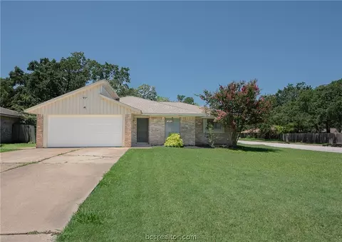 7800 Shiloh Ct, College Station, TX 77845