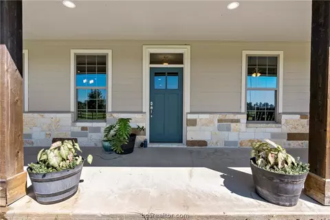 10322 Grassbur Rd, Bryan, TX 77808 photo 4