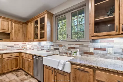 10322 Grassbur Rd, Bryan, TX 77808 photo 17