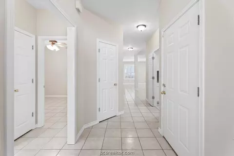 Entry Way - 2607 Trophy Dr, Bryan, TX 77802 photo 2 of 5