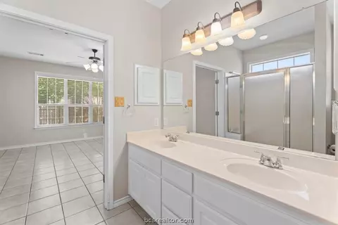 Bath - 2607 Trophy Dr, Bryan, TX 77802 photo 8 of 8