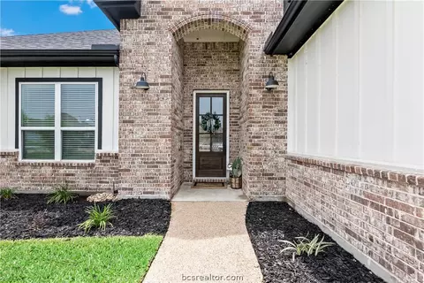 3225 Ashville Path, Bryan, TX 77808 photo 4