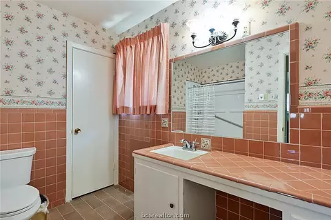 Bath - 2600 Melba Cir, Bryan, TX 77802 photo 2 of 2