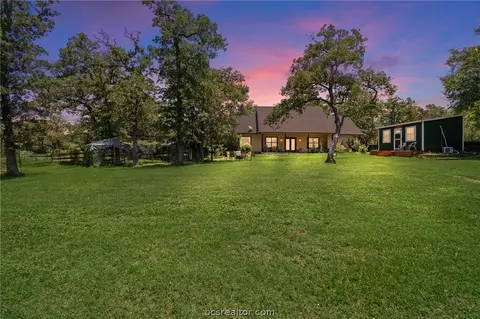 1515 W Yaupon, Somerville, TX 77879