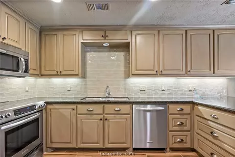 2921 Braeburn St, Bryan, TX 77802 photo 17