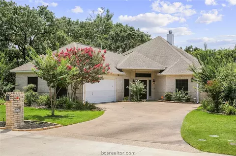 4902 Hogan Aly, College Station, TX 77845