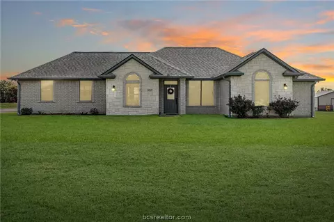 4267 Golden Eagle Dr, Bryan, TX 77808