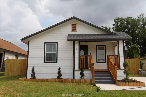 703 W 22nd St, Bryan, TX 77803