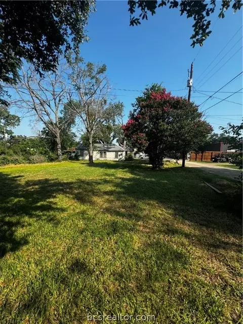 1504 Maple Dr, Bryan, TX 77803 photo 6