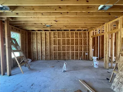 3402 Curry Ct, Bryan, TX 77803 photo 2