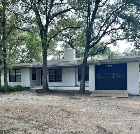 4202 Laura Ln, Bryan, TX 77803