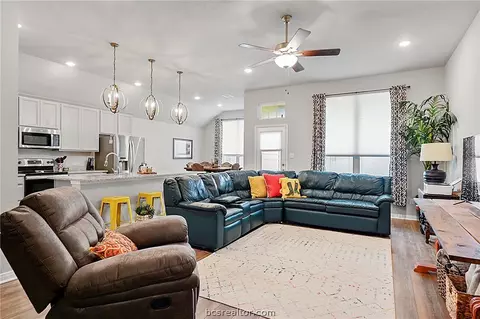2086 Viva Rd, Bryan, TX 77807 photo 7