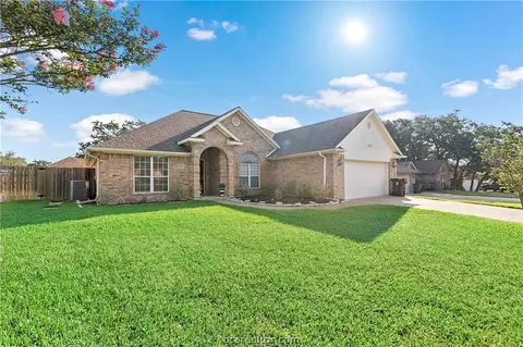 2305 Kuykendall Cir, Bryan, TX 77808