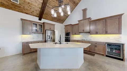 5177 Wilcox Ln, Bryan, TX 77808 photo 7