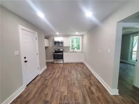 Entry Way - 1104 E 25th St, Bryan, TX 77803 photo 1 of 1