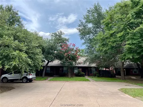 2329 Pintail Ln, College Station, TX 77845