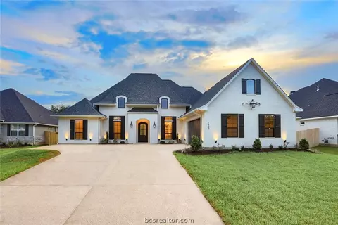 1907 Spanish Moss Dr, College Station, TX 77845