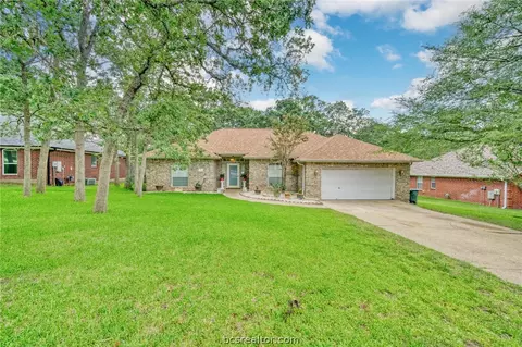 2705 Mirkwood Ct, Bryan, TX 77807