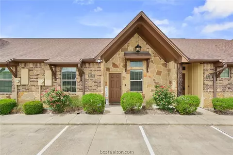 3326 Travis Cole, College Station, TX 77845