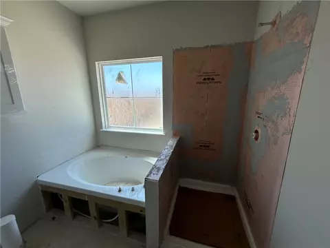 Bath - 2219 Suzy Ct, Bryan, TX 77807 photo 1 of 3