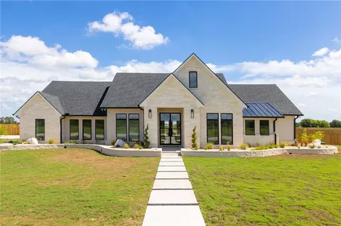 111 Courtside Dr, Snook, TX 77878