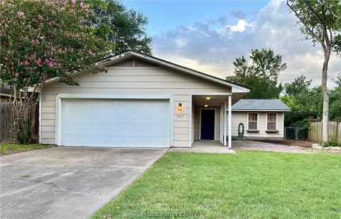 1819 Langford St, College Station, TX 77840